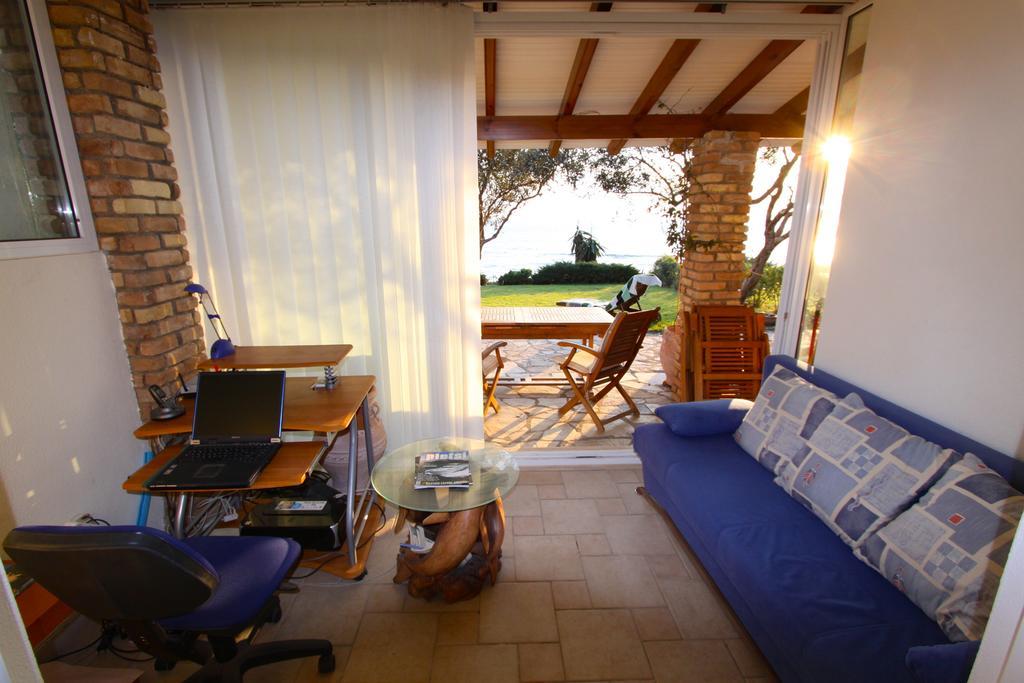 Corfu Glyfada Menigos Beach Apartments Exterior photo