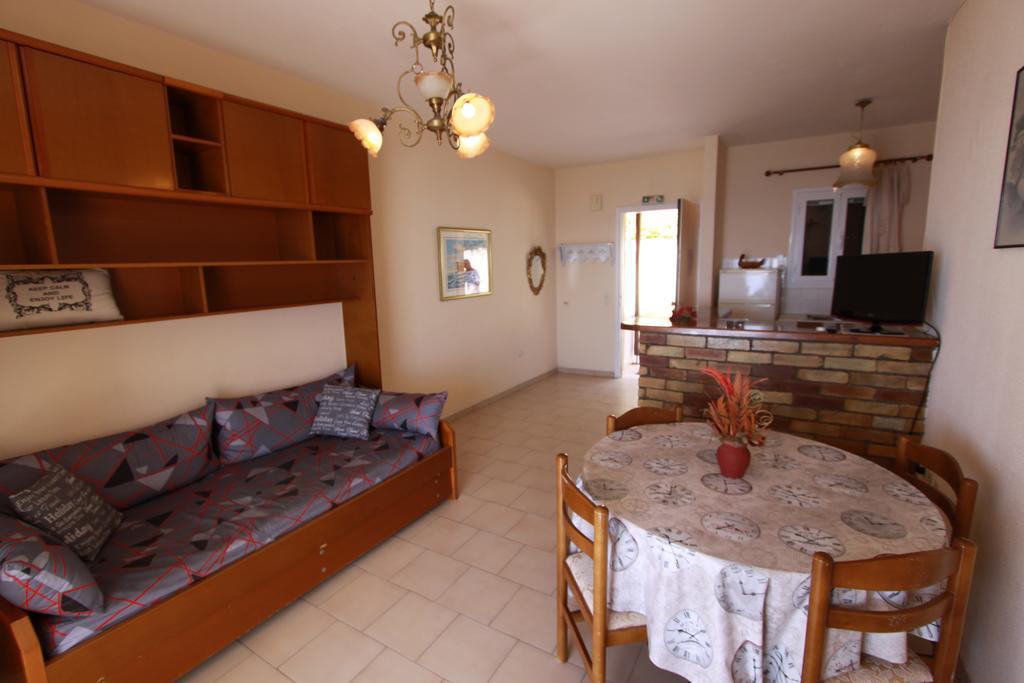 Corfu Glyfada Menigos Beach Apartments Exterior photo