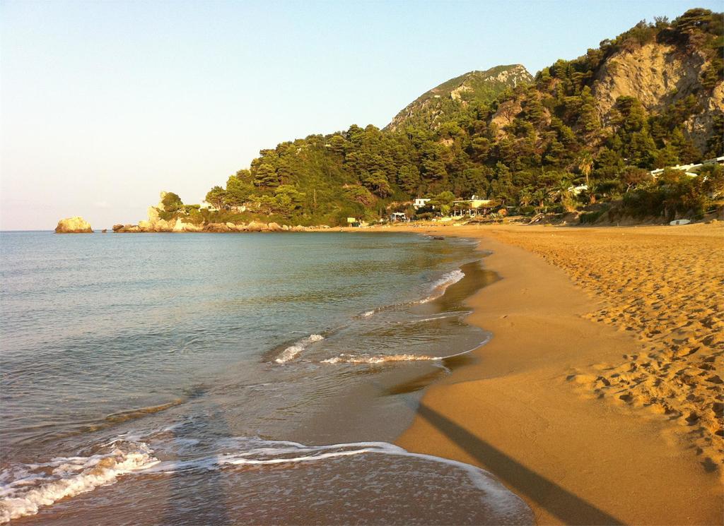 Corfu Glyfada Menigos Beach Apartments Exterior photo