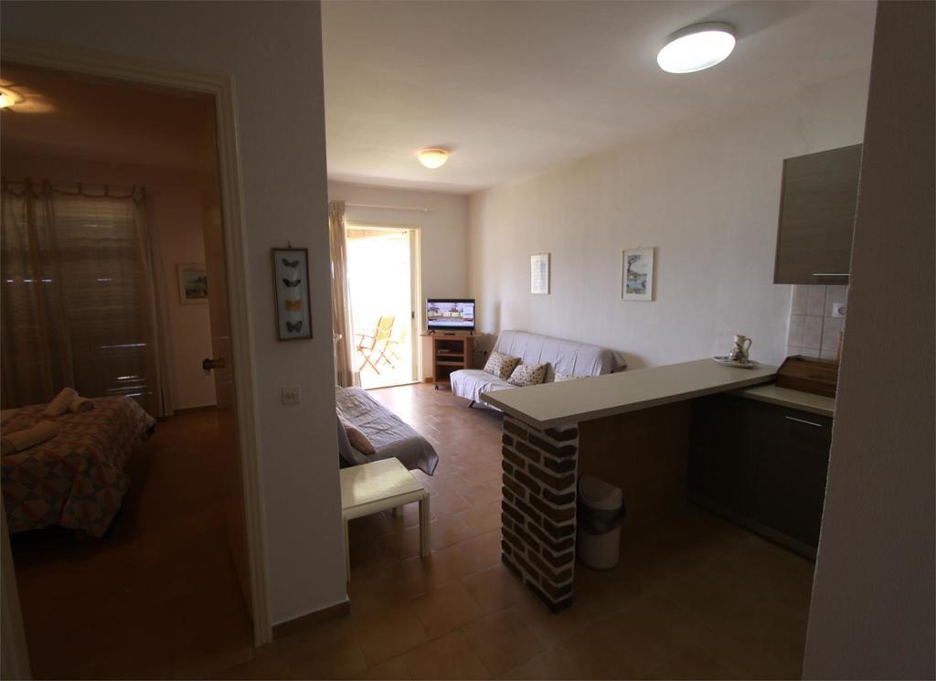Corfu Glyfada Menigos Beach Apartments Exterior photo