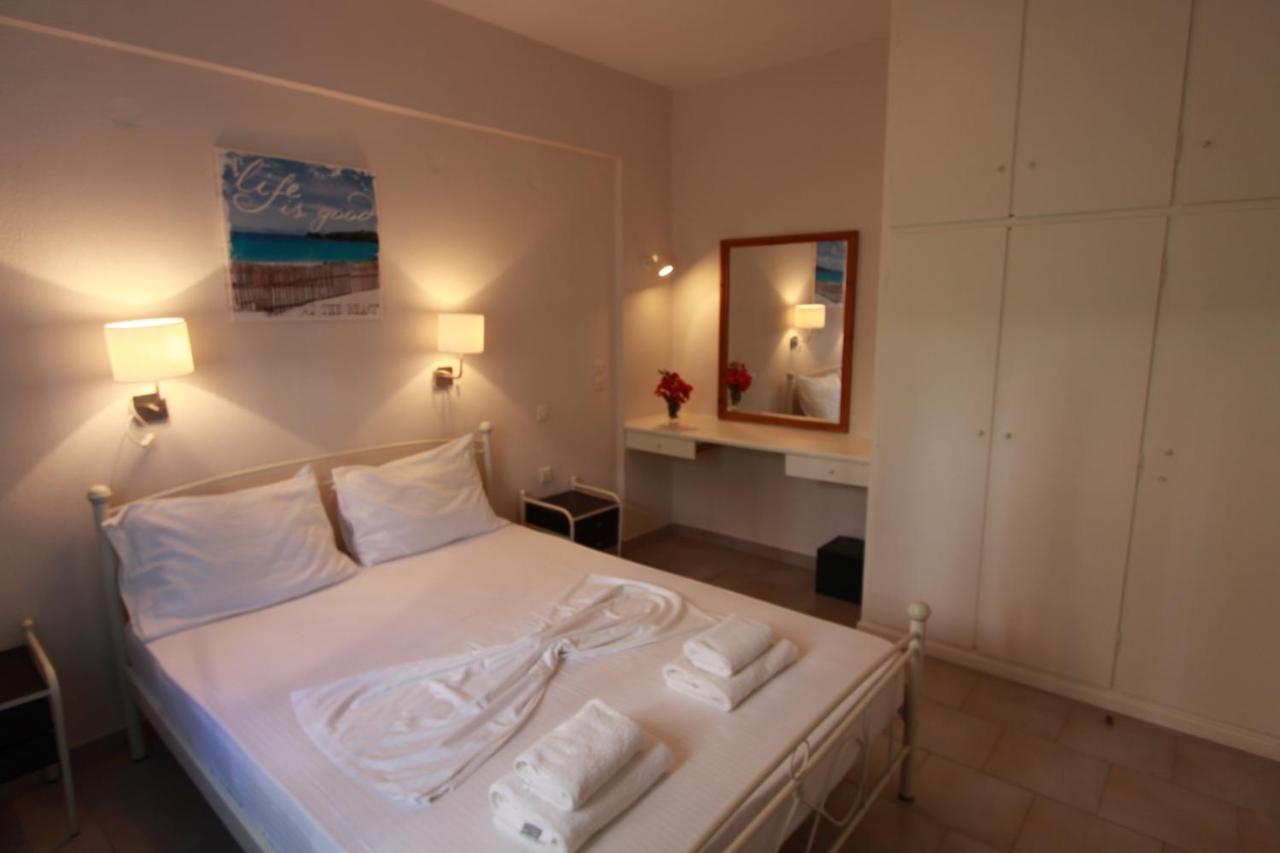 Corfu Glyfada Menigos Beach Apartments Exterior photo